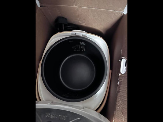 Carousel Sale: Zojirushi Rice Cooker NS-WAQ13 (Used)